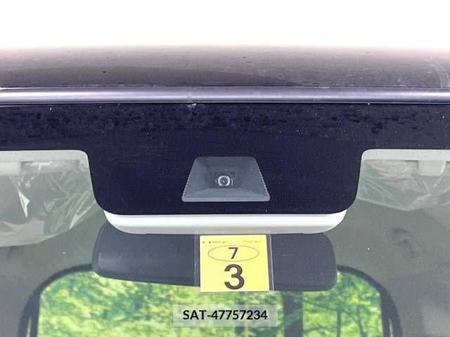 Honda N BOX 2023-03 207944-2