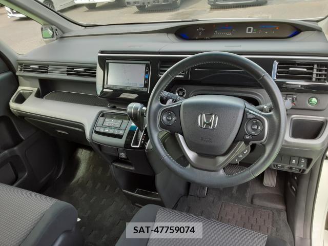 Honda STEP WGN 2017-05 251512-4