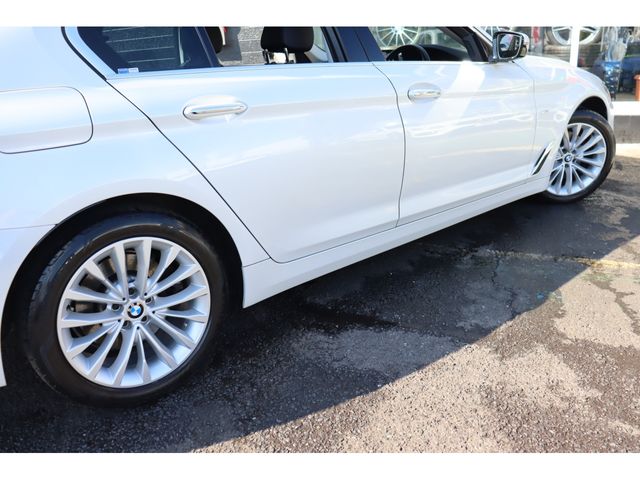 Bmw 5 SERIES 2017-01 13424-24