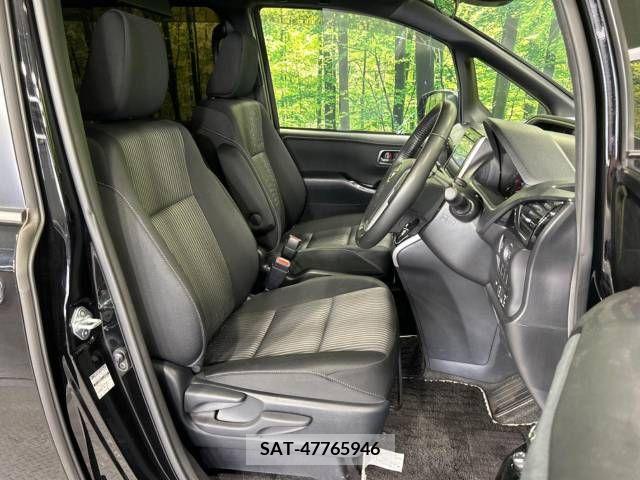 Toyota VOXY 2019-06 380259-8