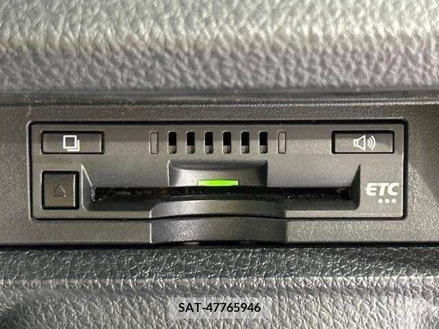 Toyota VOXY 2019-06 380259-7