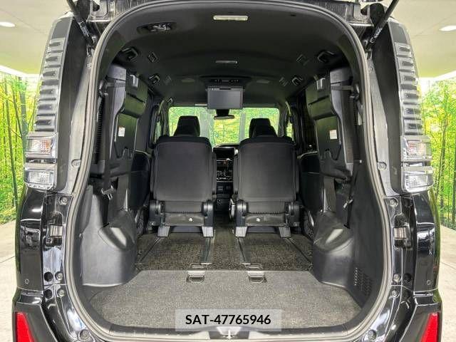 Toyota VOXY 2019-06 380259-11