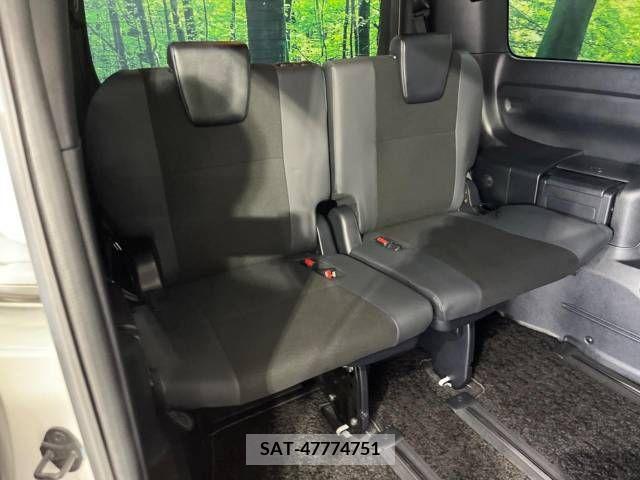 Toyota NOAH 2020-10 279479-9