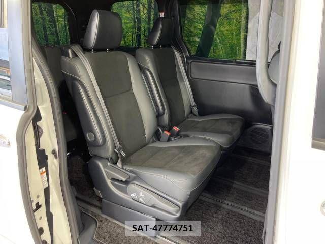 Toyota NOAH 2020-10 279479-8