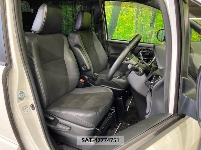 Toyota NOAH 2020-10 279479-7