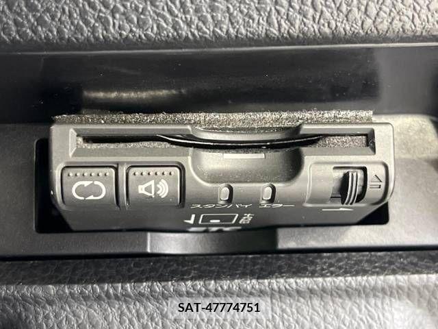 Toyota NOAH 2020-10 279479-6