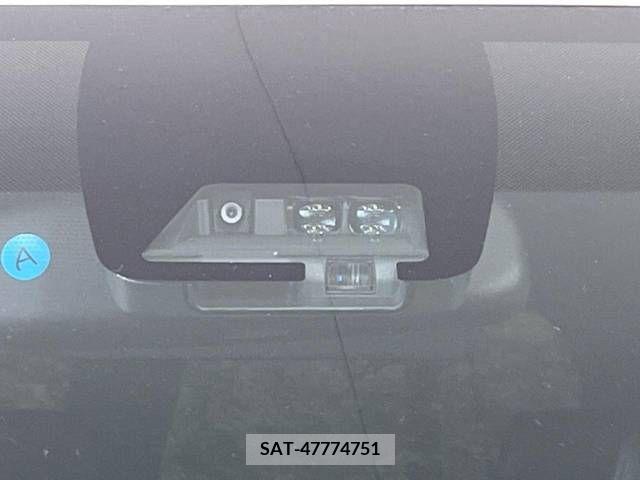 Toyota NOAH 2020-10 279479-2