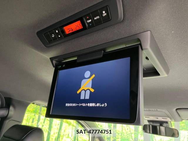 Toyota NOAH 2020-10 279479-1