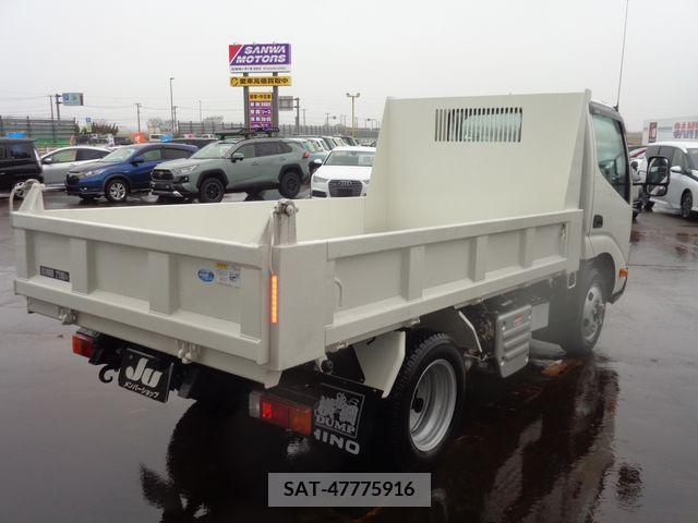Hino DUTRO 2023-07 228563-2