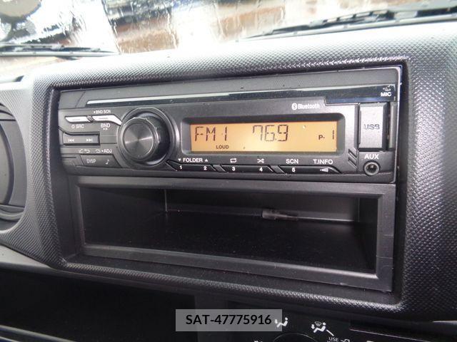 Hino DUTRO 2023-07 228563-9