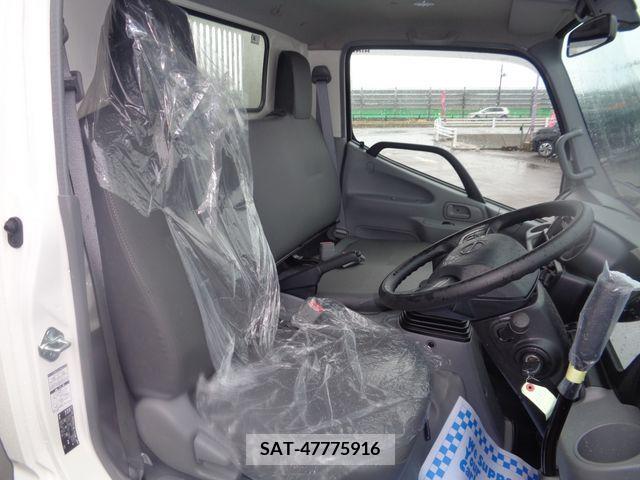 Hino DUTRO 2023-07 228563-7