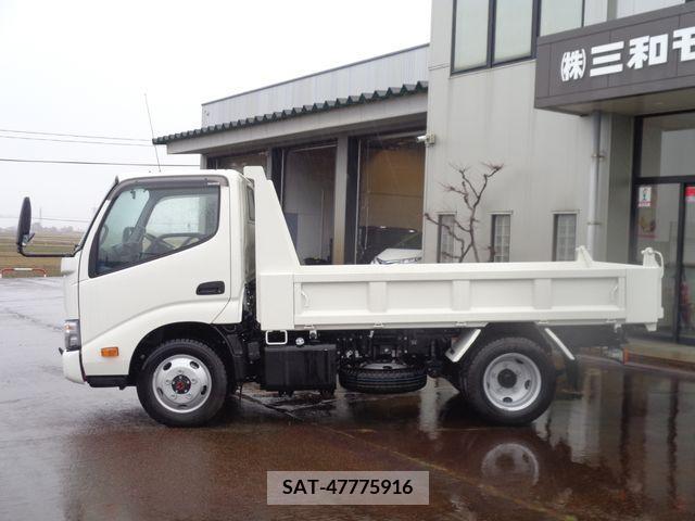 Hino DUTRO 2023-07 228563-5