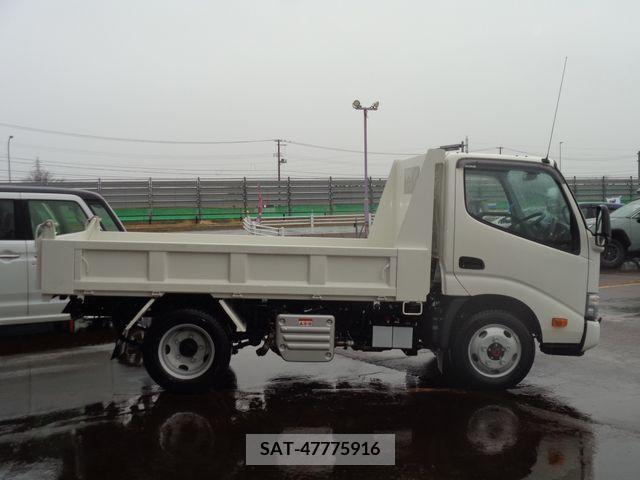 Hino DUTRO 2023-07 228563-4