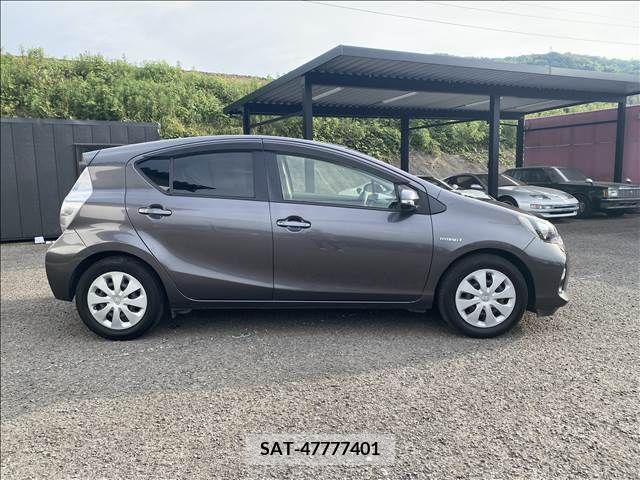Toyota AQUA 2013-07 260689-5