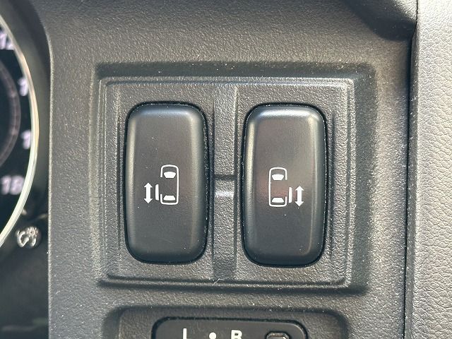 Mitsubishi DELICA D5 2012-09 6124-6