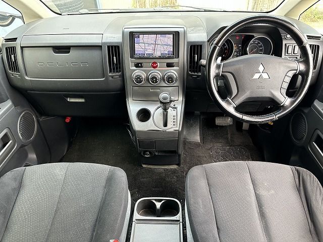 Mitsubishi DELICA D5 2012-09 6124-3