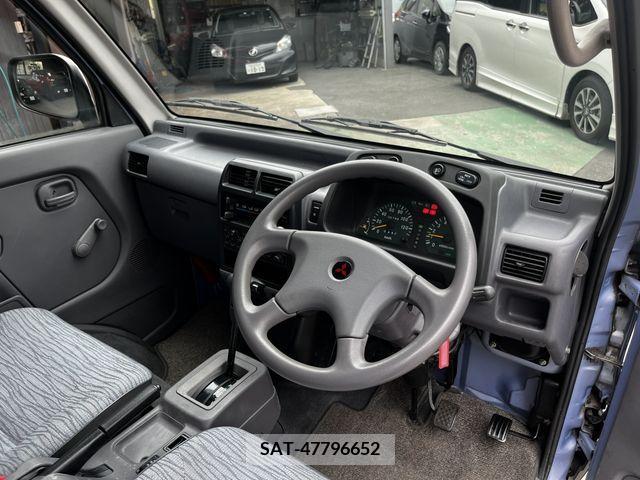 Mitsubishi BRAVO 1996-01 395992-8