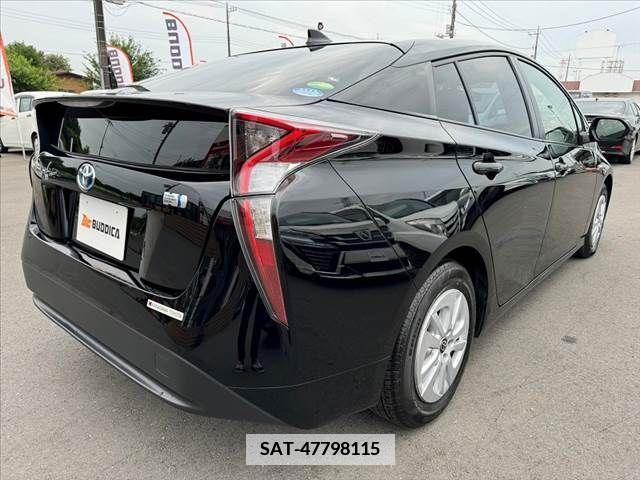 Toyota PRIUS 2017-07 382081-13