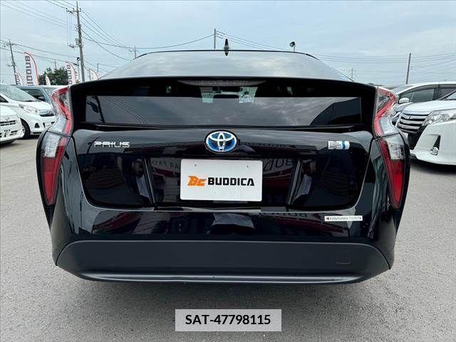 Toyota PRIUS 2017-07 382081-12