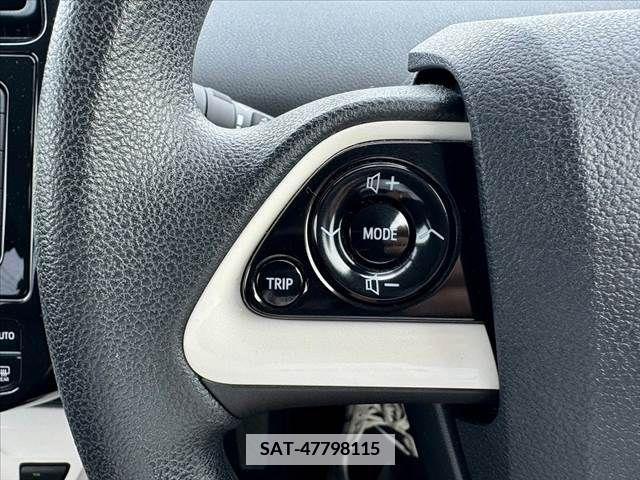 Toyota PRIUS 2017-07 382081-22
