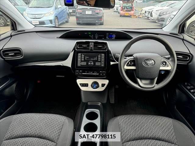 Toyota PRIUS 2017-07 382081-1
