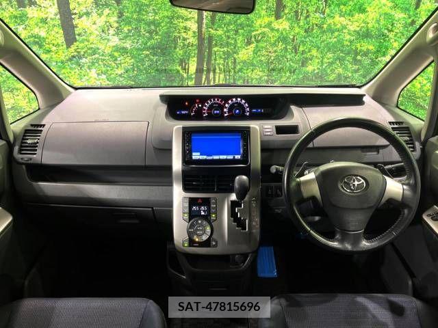 Toyota VOXY 2009-07 210796-1