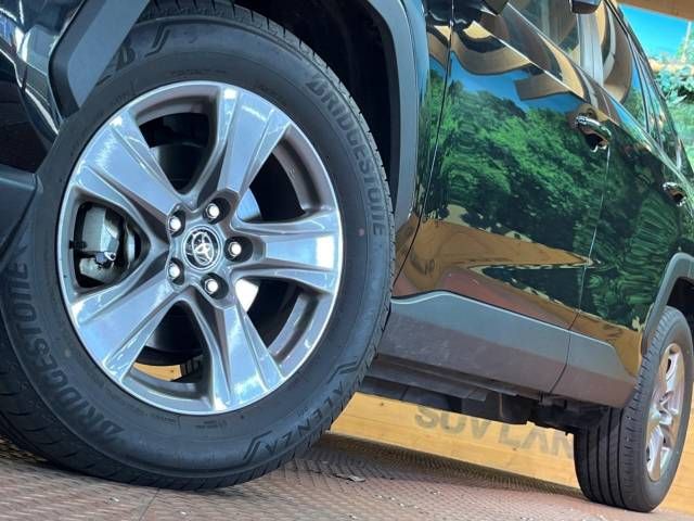 Toyota RAV4 2023-05 183463-14