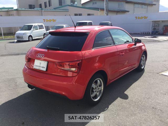 Audi A1 2011-01 317836-8