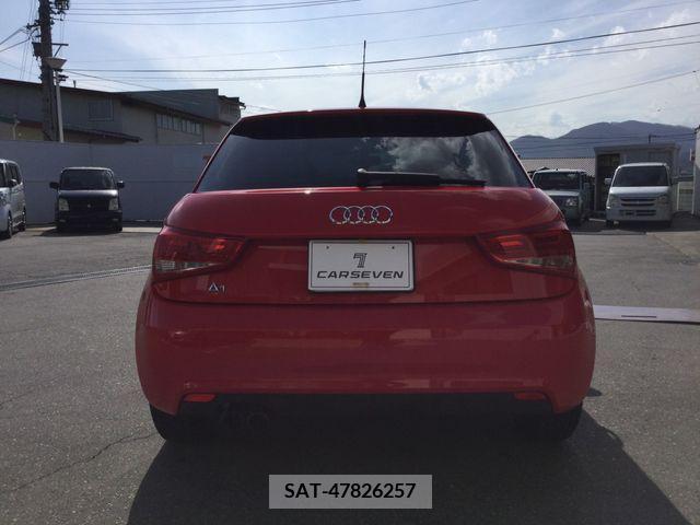 Audi A1 2011-01 317836-7