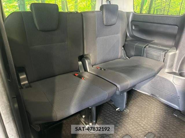 Toyota NOAH 2015-12 392826-10