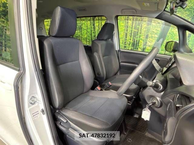 Toyota NOAH 2015-12 392826-8