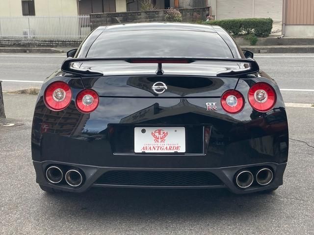 Nissan GT-R 2008-07 1076-4