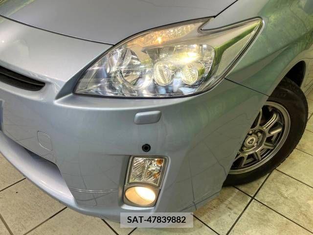 Toyota PRIUS 2011-10 379179-12