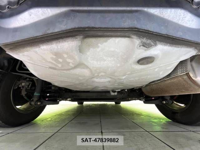 Toyota PRIUS 2011-10 379179-19