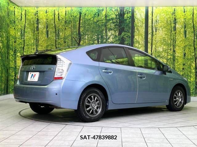 Toyota PRIUS 2011-10 379179-17