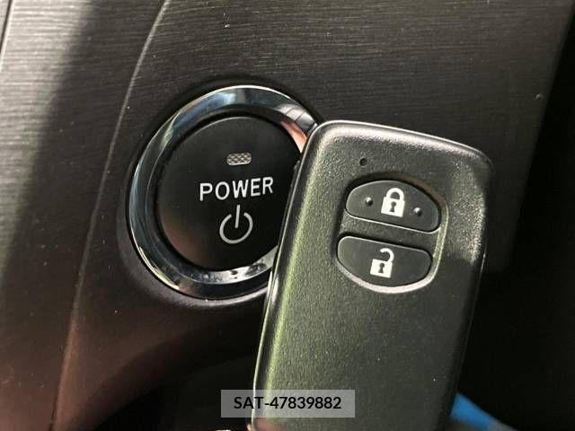 Toyota PRIUS 2011-10 379179-6