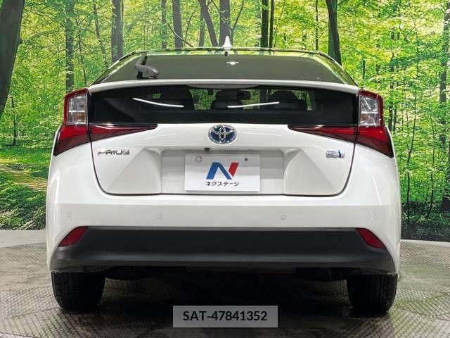 Toyota PRIUS 2018-12 212569-15