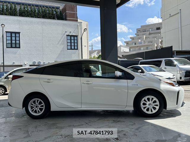 Toyota PRIUS 2020-02 342398-3