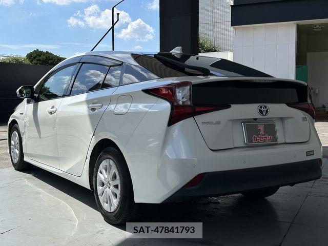 Toyota PRIUS 2020-02 342398-6