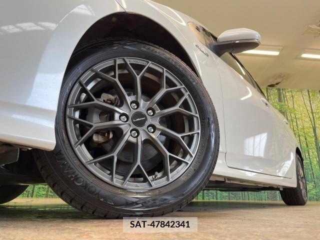 Toyota PRIUS 2018-04 346251-13