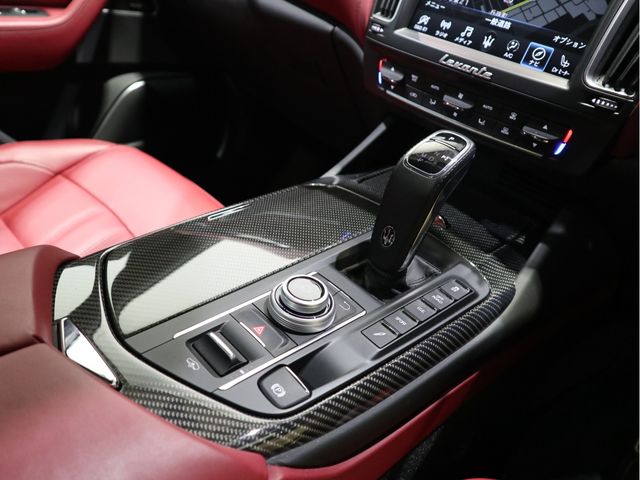 Maserati LEVANTE 2020-02 1279-11