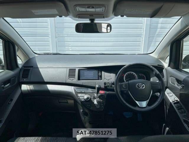 Toyota ISIS 2012-07 273453-1
