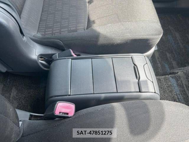 Toyota ISIS 2012-07 273453-11