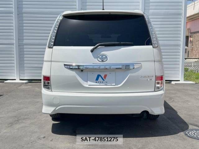 Toyota ISIS 2012-07 273453-16