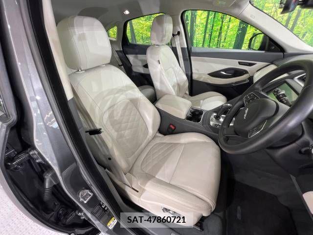 Jaguar E-PACE 2019-02 361887-12