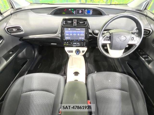 Toyota PRIUS 2017-06 322527-1