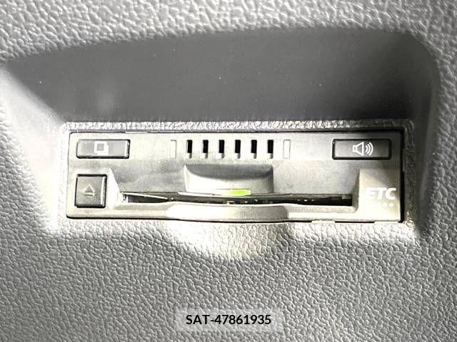 Toyota PRIUS 2017-06 322527-6