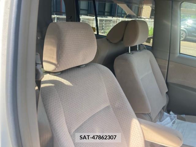 Toyota ISIS 2006-09 355096-15