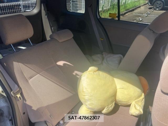 Toyota ISIS 2006-09 355096-16