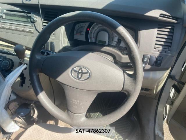Toyota ISIS 2006-09 355096-11